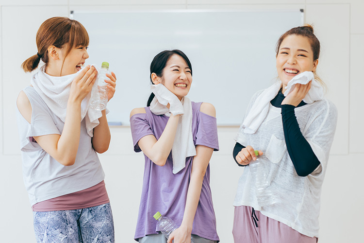 笑顔の女性たち